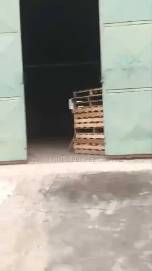 Massive Warehouse For Lease