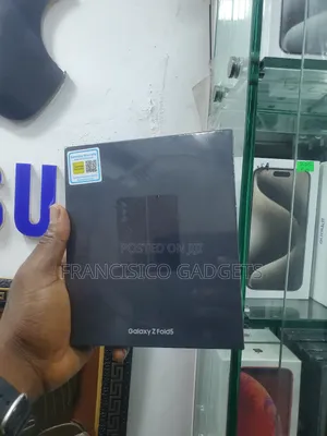 New Samsung Galaxy Fold 5G 512 GB Black