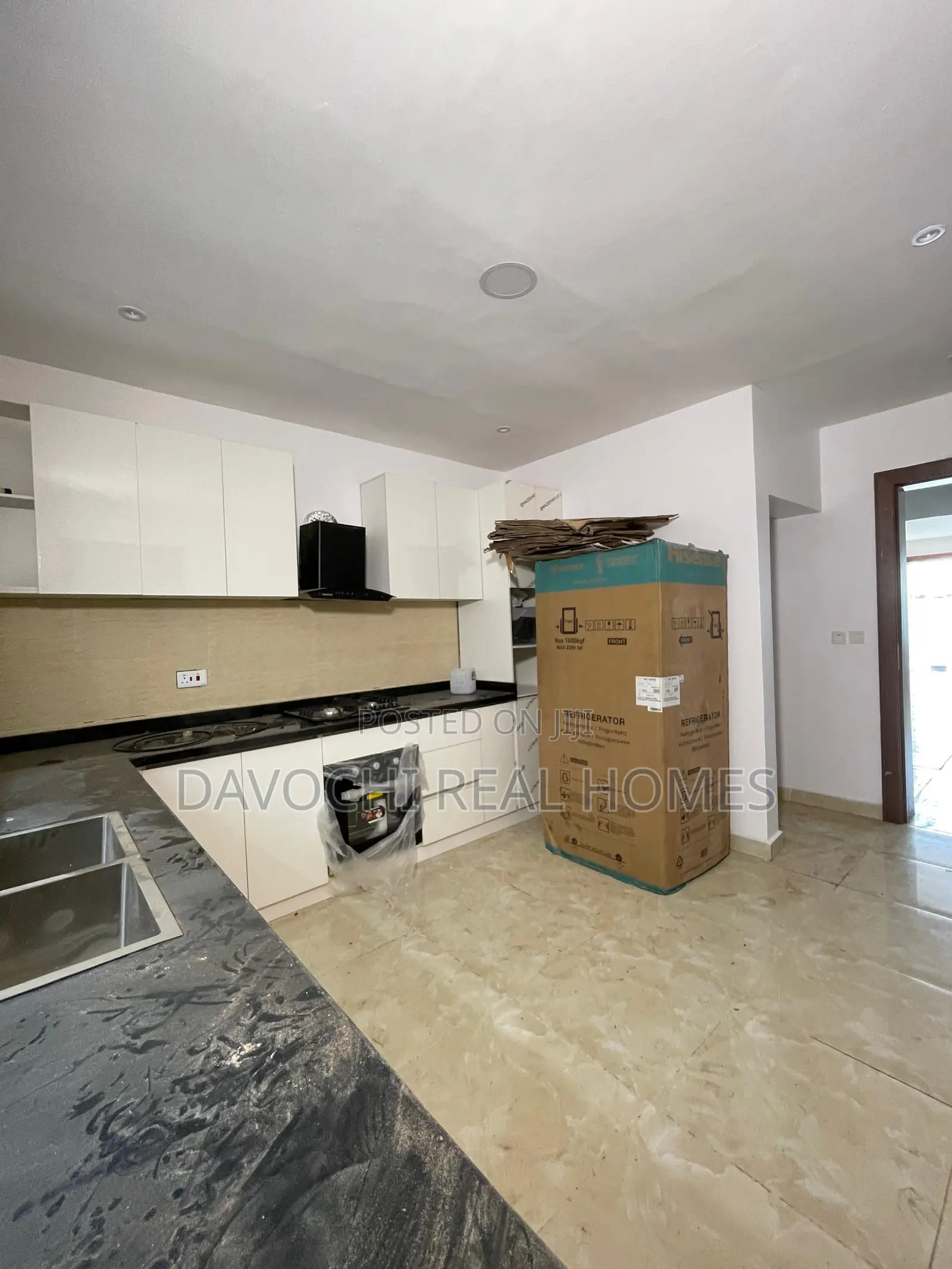4bdrm Duplex in Lekki Phase1 for rent