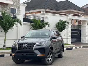 Toyota Fortuner 2021 Gray