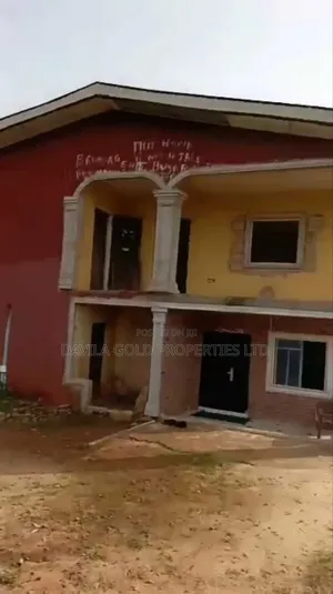 12bdrm Block of Flats in Benin City for sale