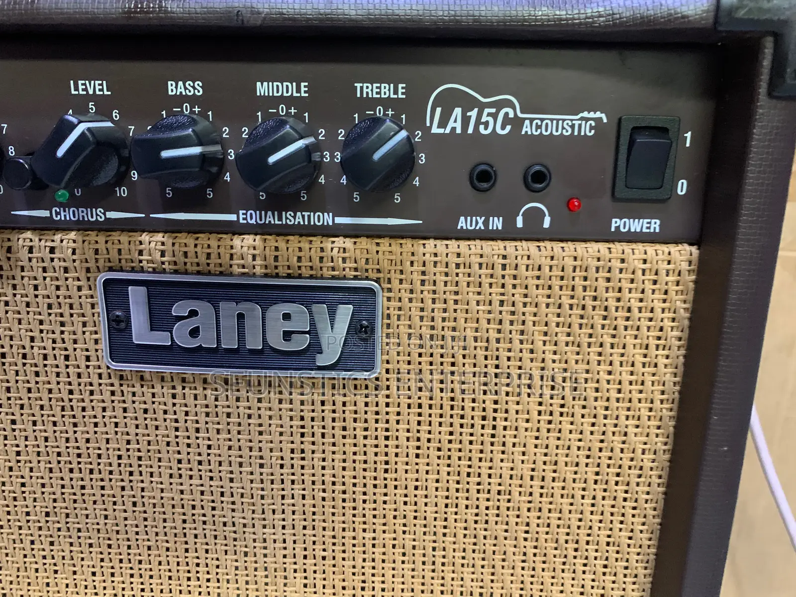 Qualify Laney La15c Guitar Amplifier (Combo)