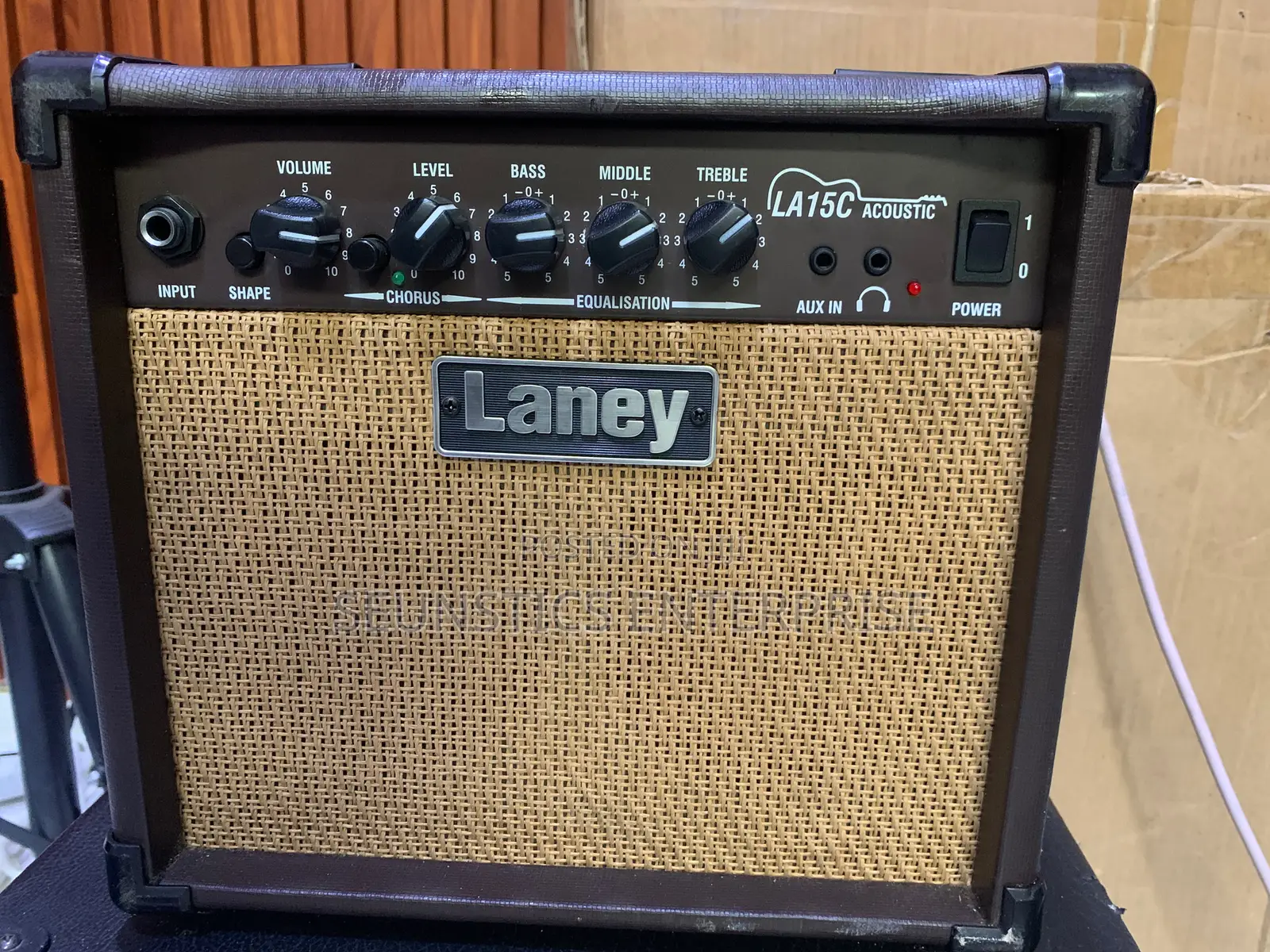 Qualify Laney La15c Guitar Amplifier (Combo)