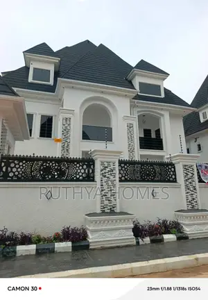 6bdrm Duplex in Gwarinpa, Dape for sale