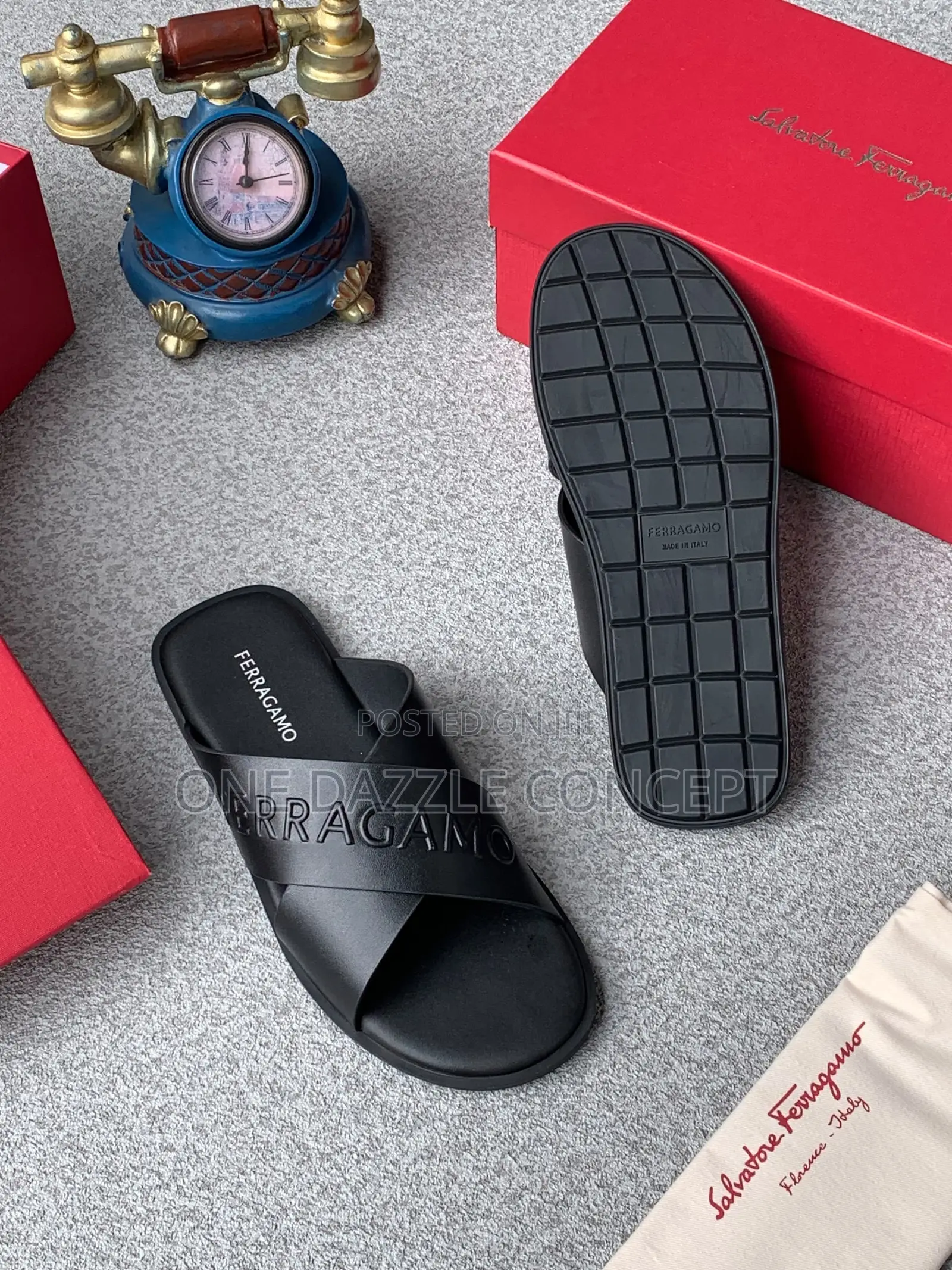 Ferragamo Crossing /Slippers