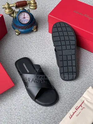 Ferragamo Crossing /Slippers