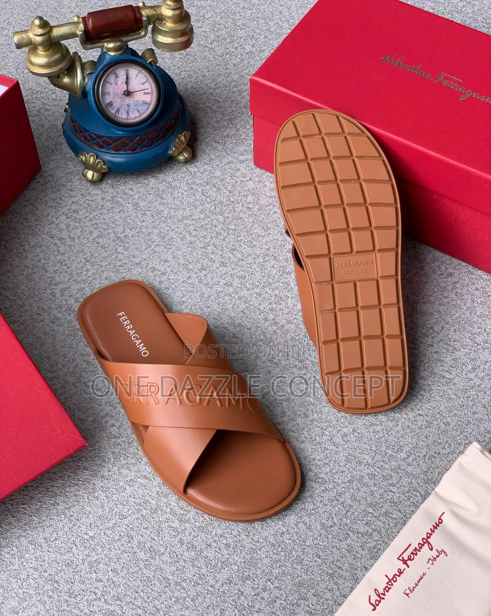 Ferragamo Crossing /Slippers