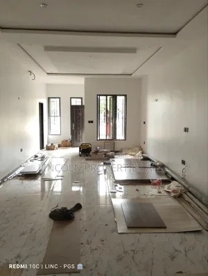3bdrm Apartment in Shelter Afrique, Uyo for rent