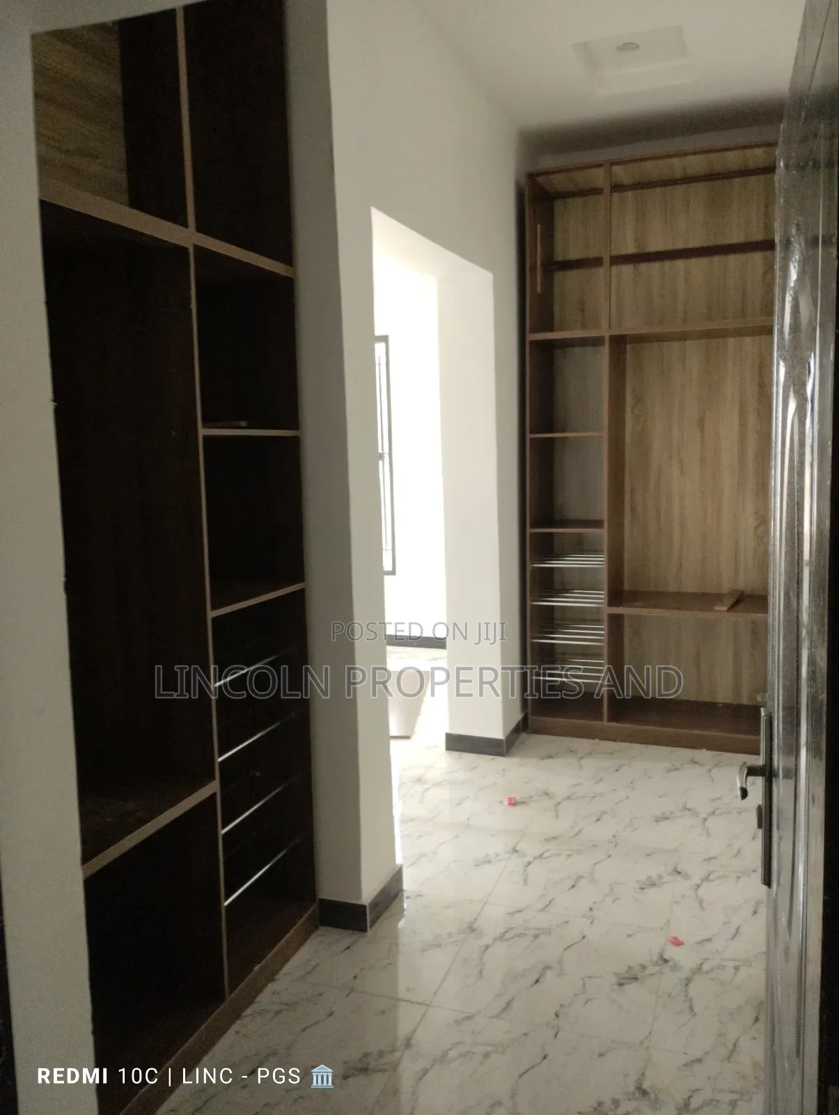 3bdrm Apartment in Shelter Afrique, Uyo for rent