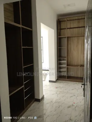 3bdrm Apartment in Shelter Afrique, Uyo for rent