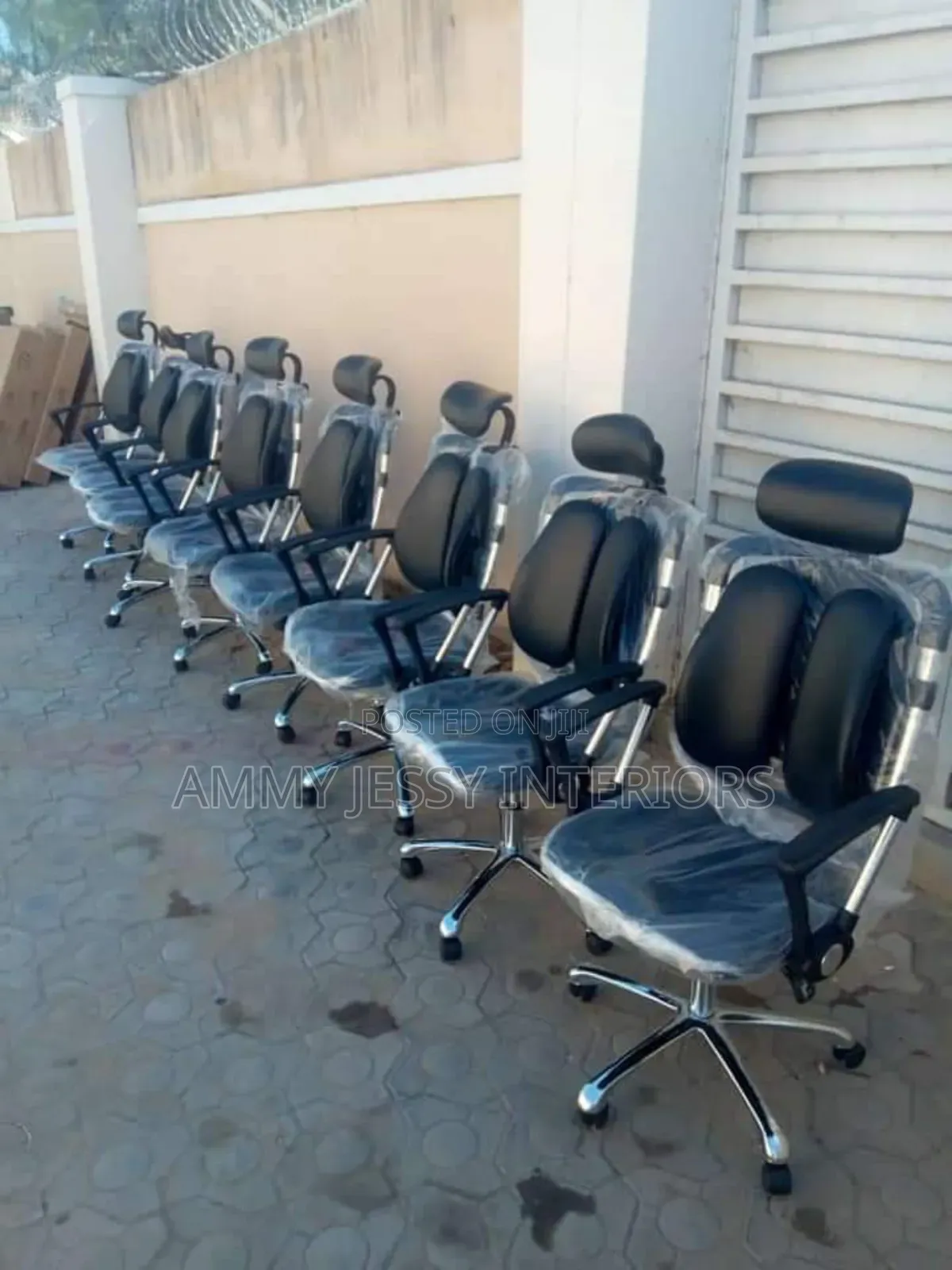 Kidney Chair
