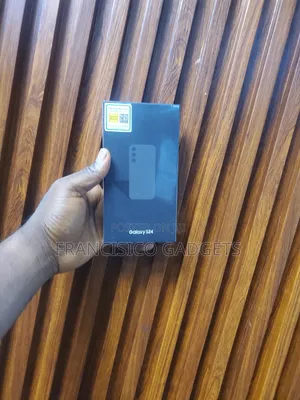 New Samsung Galaxy S24 256 GB Gray