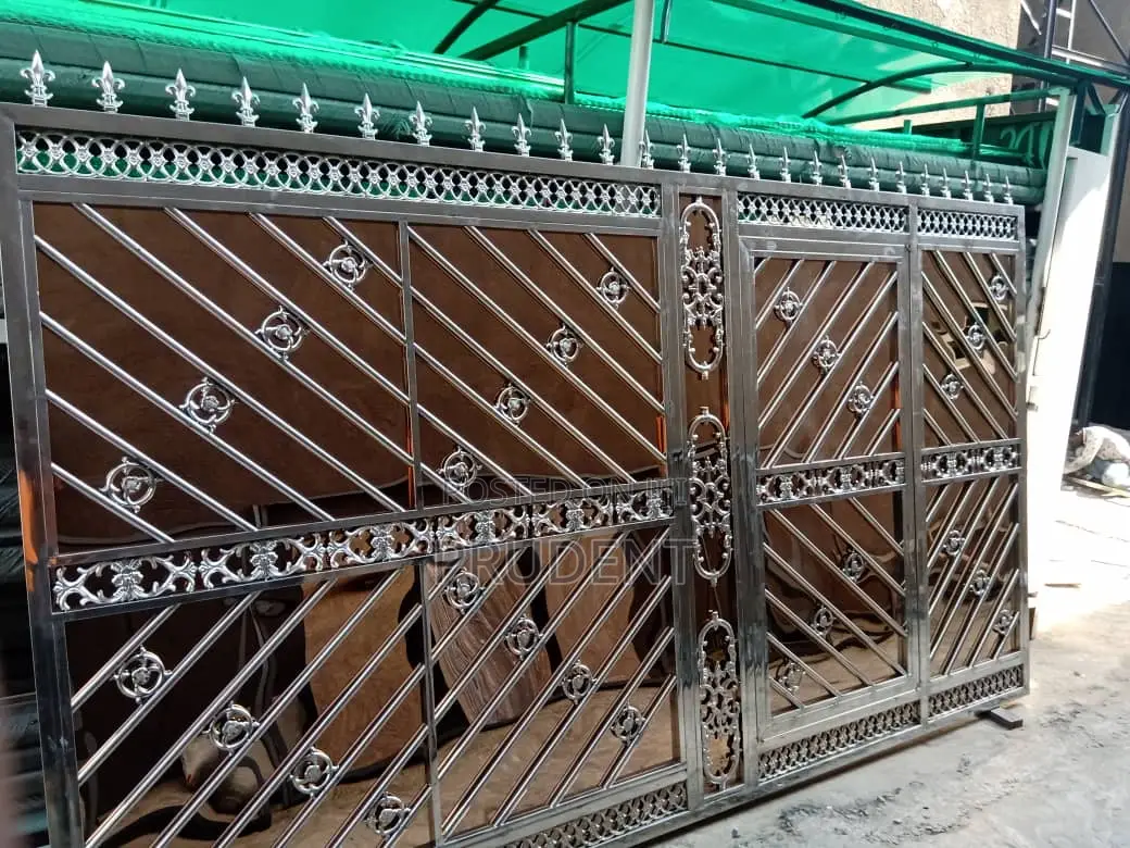 Mirror Silver Gate