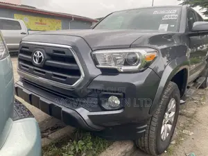 Toyota Tacoma 4dr Double Cab 2016 Black