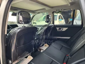 Mercedes-Benz GLK-Class Base GLK 350 4dr AWD 4MATIC (3.5L 6cyl 7A) 2015