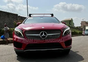 Mercedes-Benz GLA 250 2015 Red