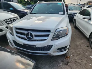 Mercedes-Benz GLK-Class Base GLK 350 4dr AWD 4MATIC (3.5L 6cyl 7A) 2015