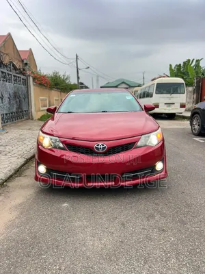 Toyota Camry SE V6 4dr Sedan (3.5L 6cyl 6A) 2013 Red