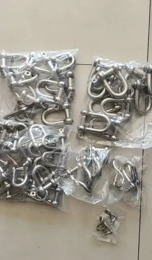 Screw Pin Stainless Shackles (Different Sizes)
