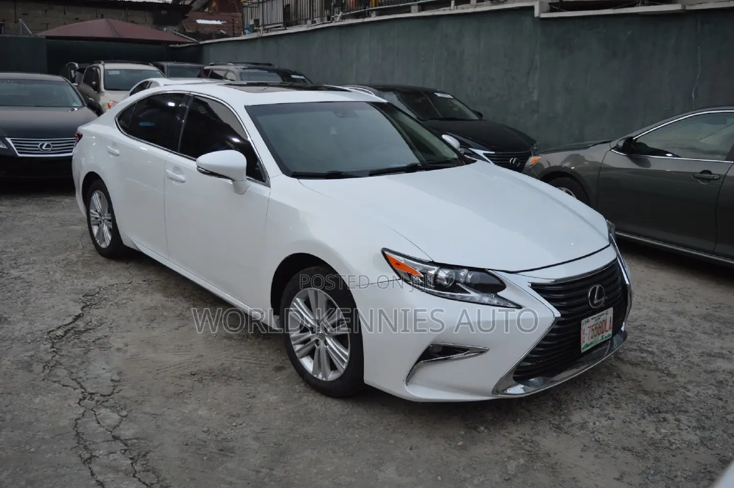 Lexus ES 2013 White