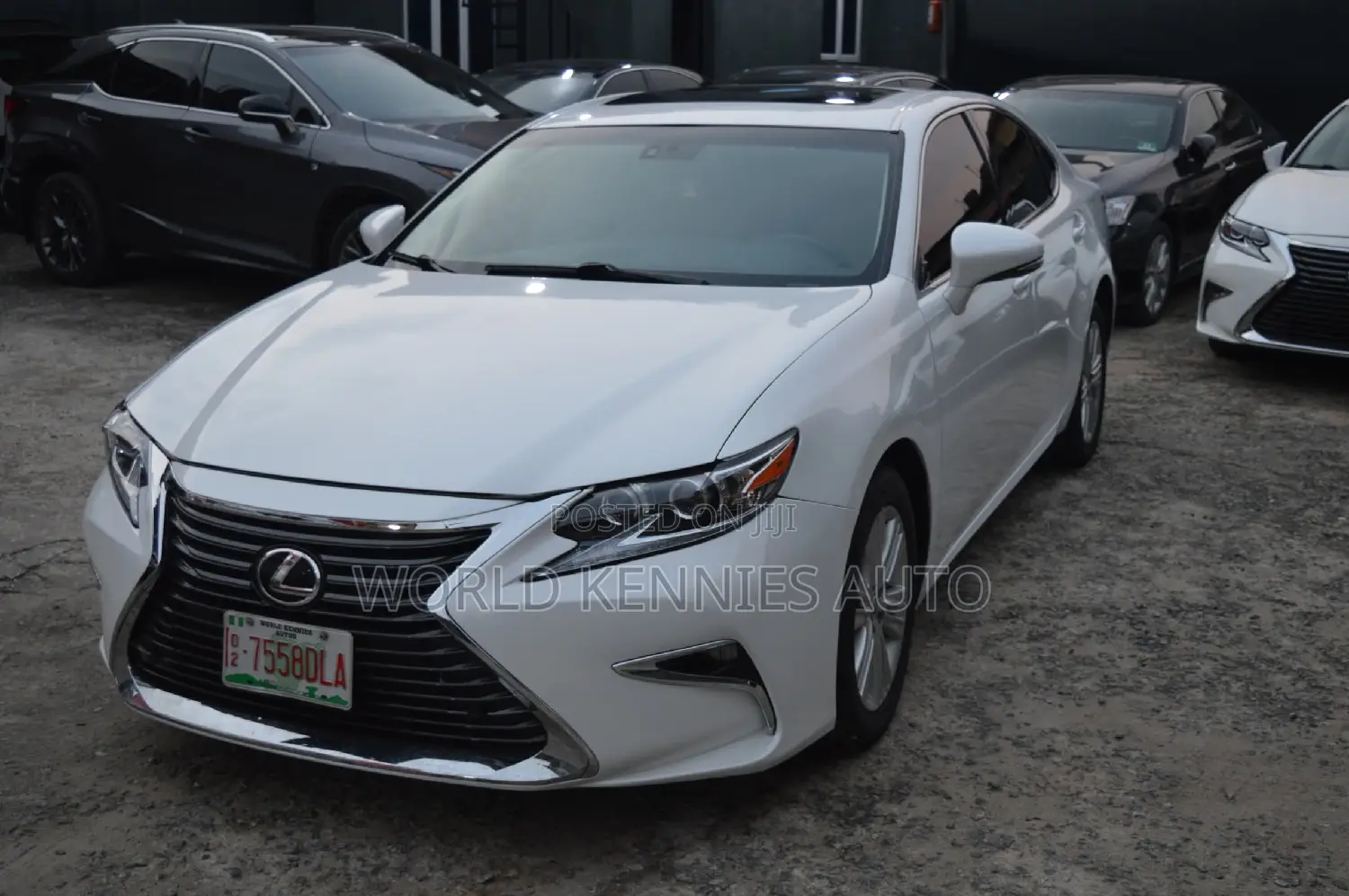 Lexus ES 2013 White