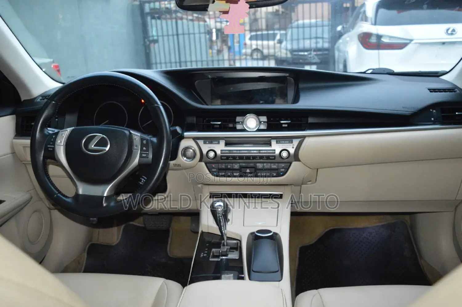 Lexus ES 2013 White