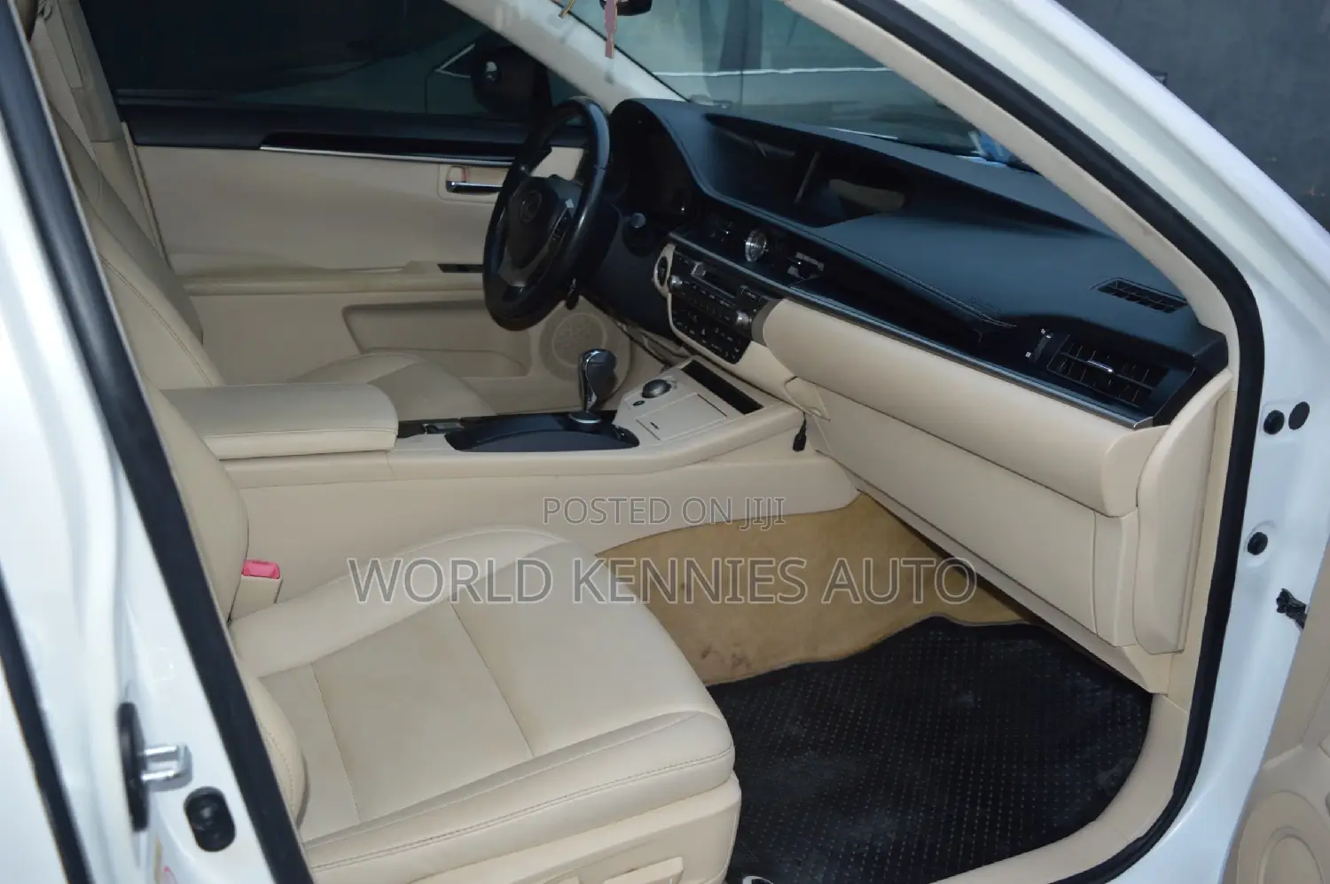 Lexus ES 2013 White