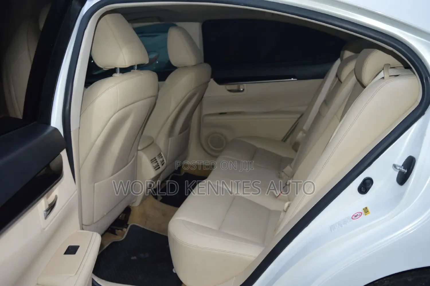 Lexus ES 2013 White