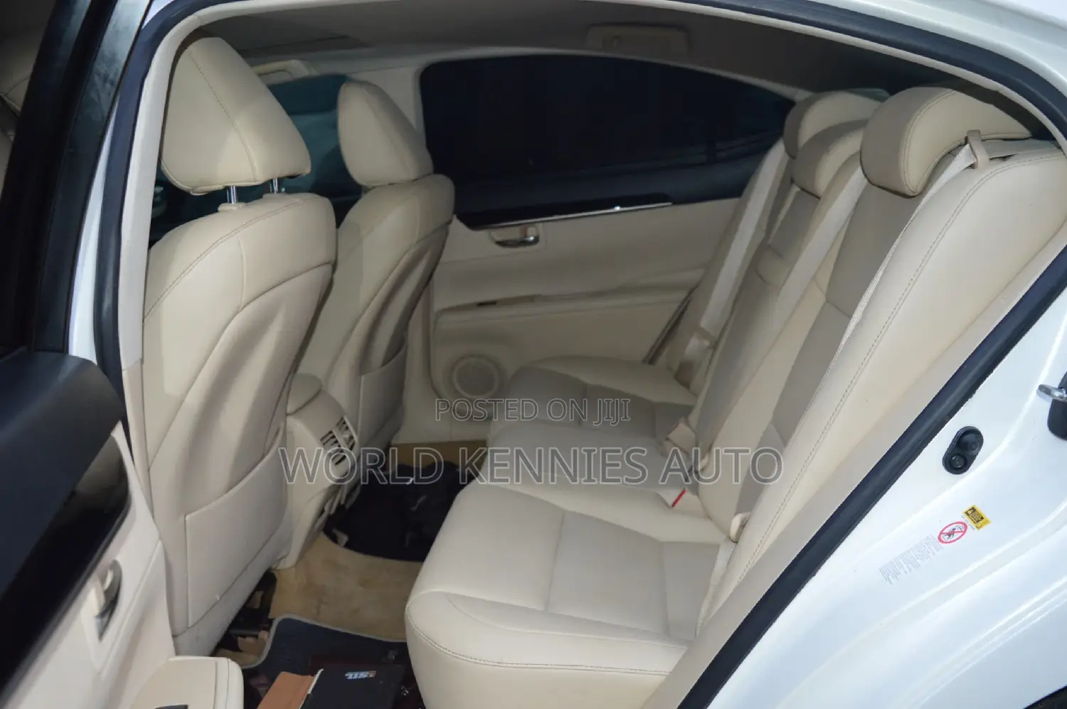 Lexus ES 2013 White