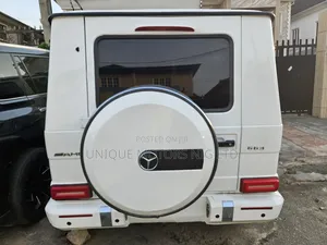 Mercedes-Benz G-Class Base G 550 AWD 2010 White