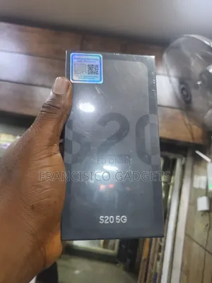 New Samsung Galaxy S20 128 GB Blue