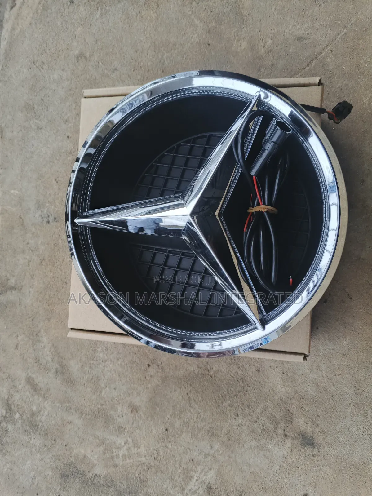 Front Grille Logo Gle/GLC