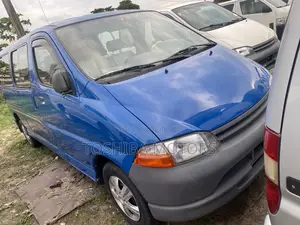 Toyota HiAce 2004 Blue