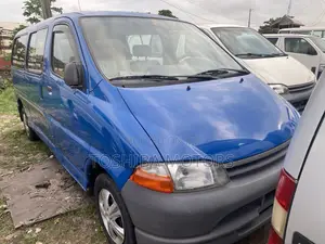 Toyota HiAce 2004 Blue