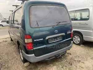 Toyota HiAce 2003 Blue