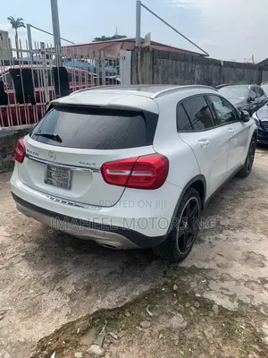Mercedes-Benz GLA 250 2016 White