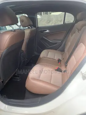 Mercedes-Benz GLA 250 2016 White
