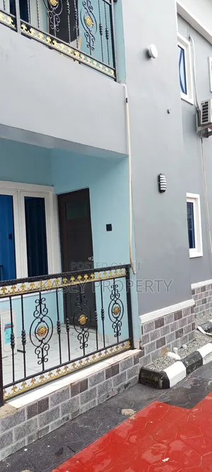 3bdrm Block of Flats in Warri for rent