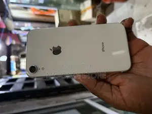 Apple iPhone XR 64 GB White