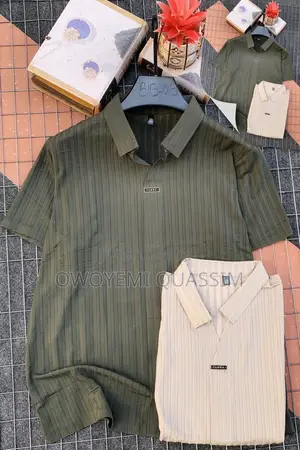 Photo - Short Sleeve Shirt Quality T-Shirts