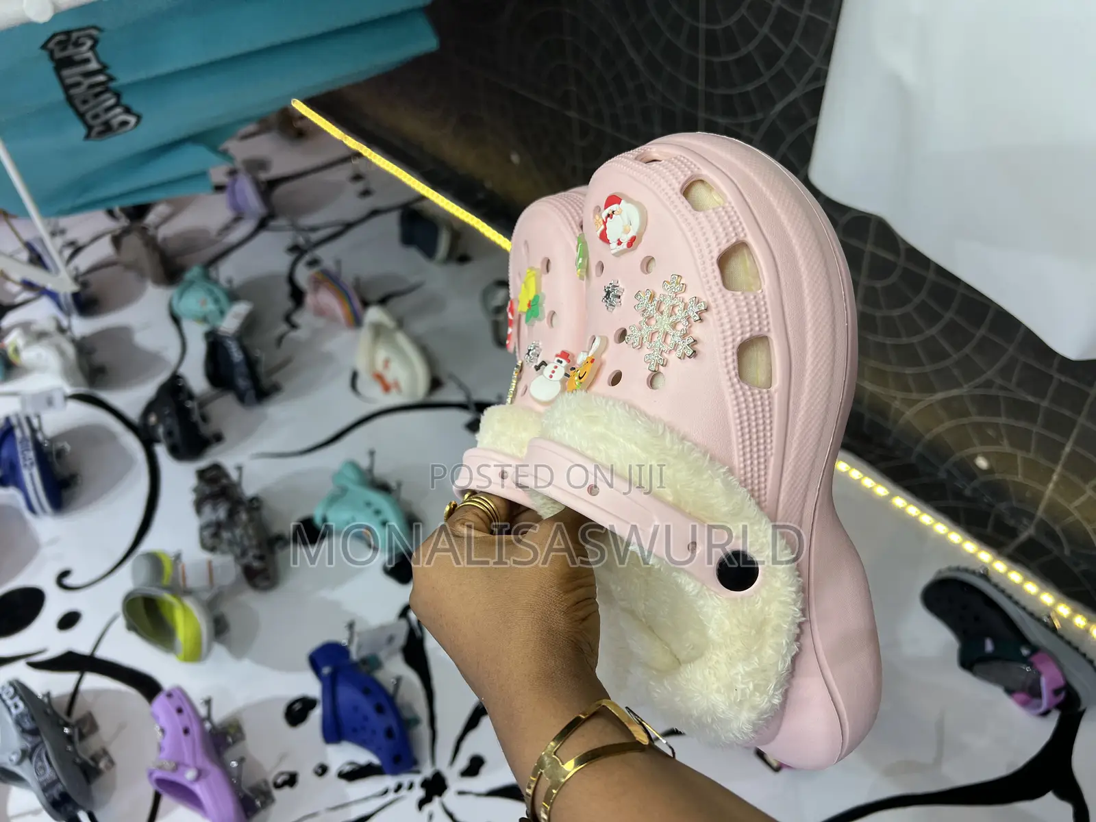 Thick Button Crocs With Accessories