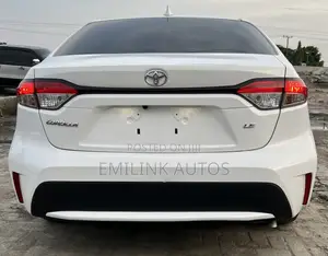 Toyota Corolla LE 2022 White