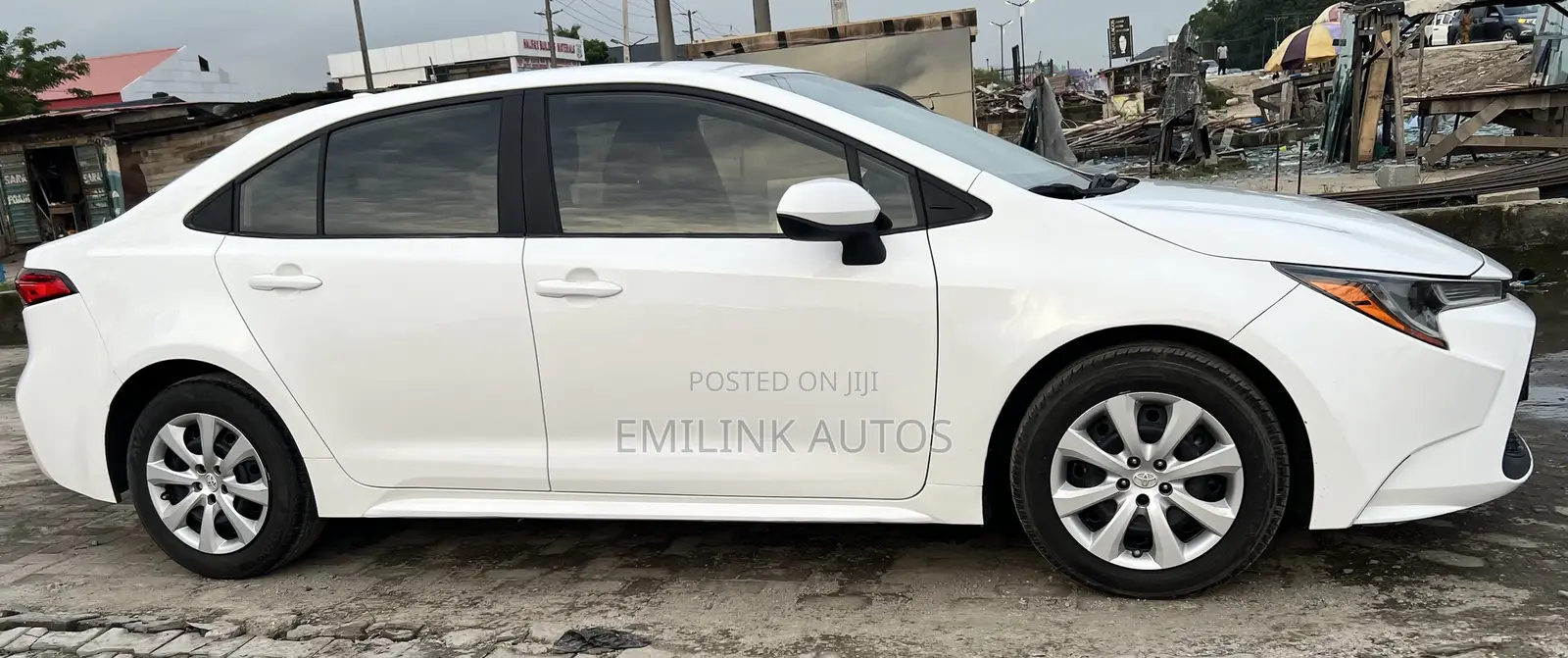 Toyota Corolla LE 2022 White