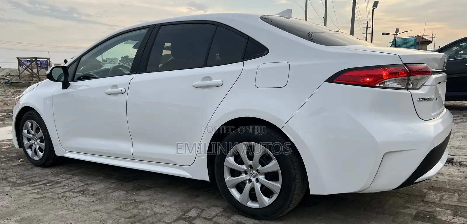 Toyota Corolla LE 2022 White