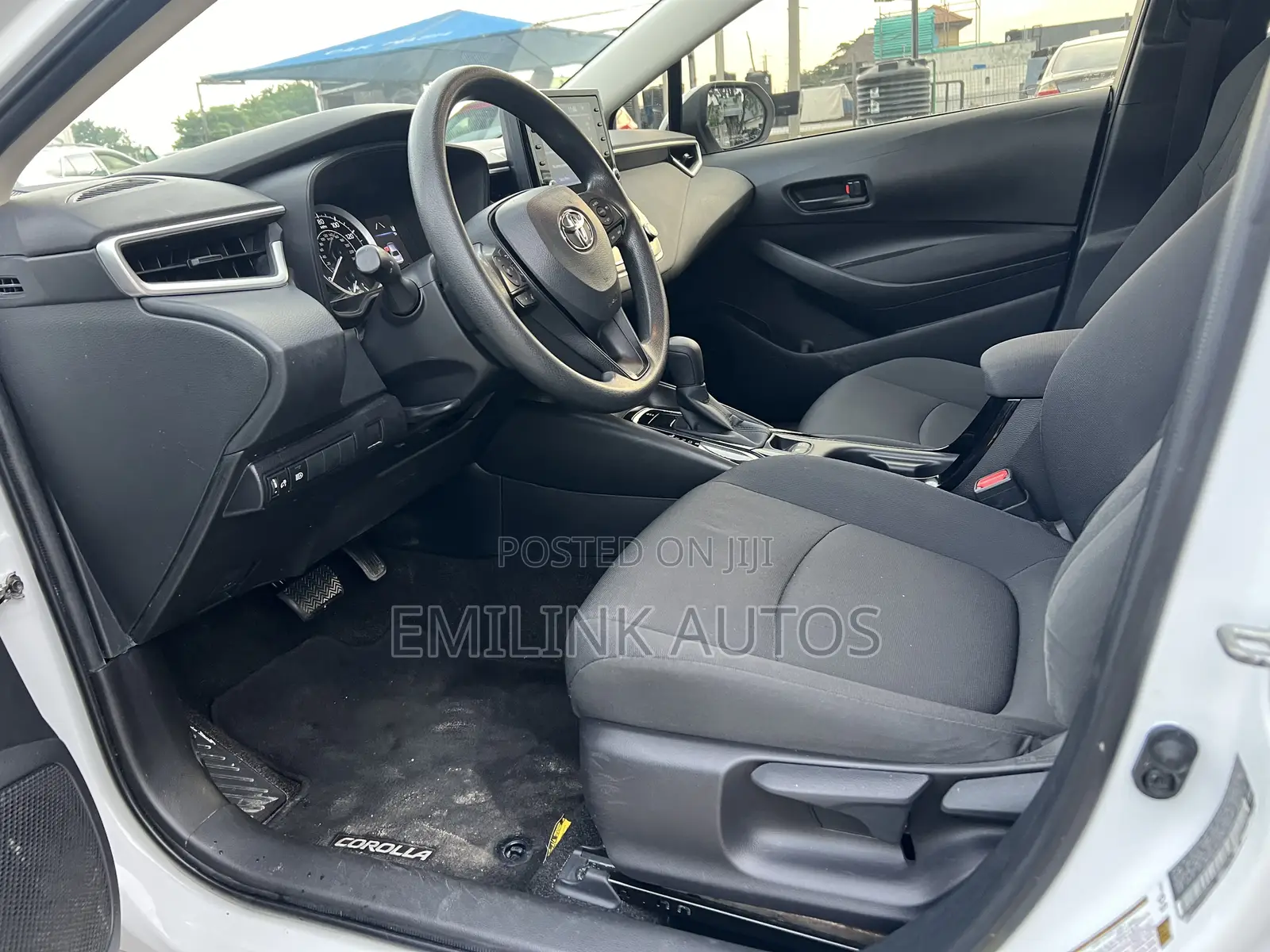 Toyota Corolla LE 2022 White