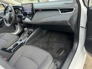 Toyota Corolla LE 2022 White