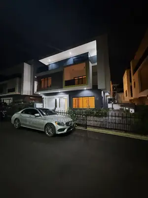 6bdrm Duplex in Guzape District for sale