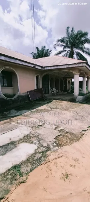 Photo - 4bdrm Block of Flats in Aka Road Around Nung for sale