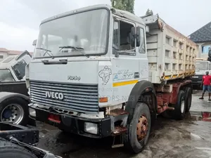 Iveaco 330-36 Dump Truck 25 Tons