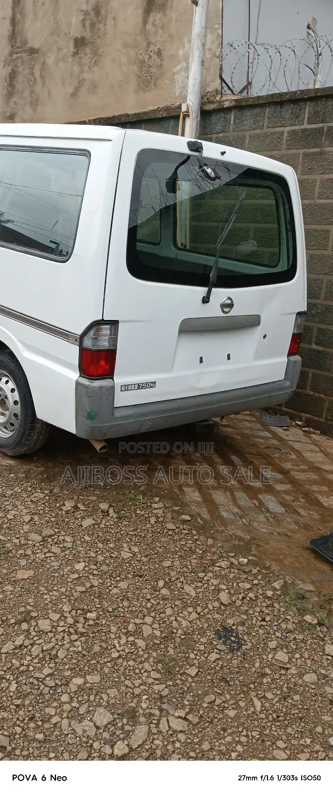 Mazda Bongo 2000 White